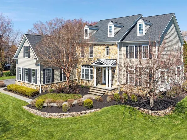 5 Traylor Dr, West Chester, PA 19382