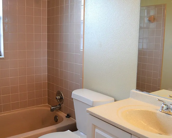4413 Quintara St — Photo 7