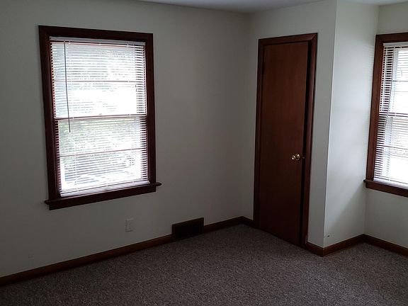 5th image of 128 E University St