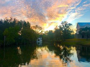 6205 Riviera Dr, Biloxi, MS 39532