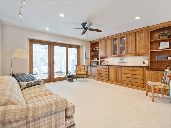 4th image of 7320 Hampshire Dr NE
