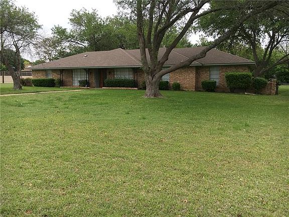 3rd image of 1002 Greenwood Pl