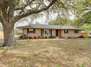 1412 Country Club Rd, Ennis, TX 75119