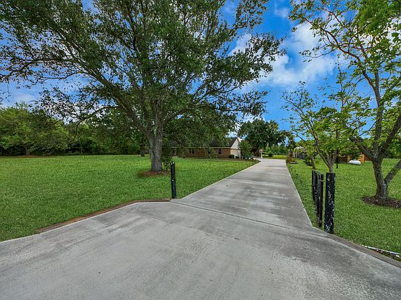 2nd image of 8407 Kirchner Rd