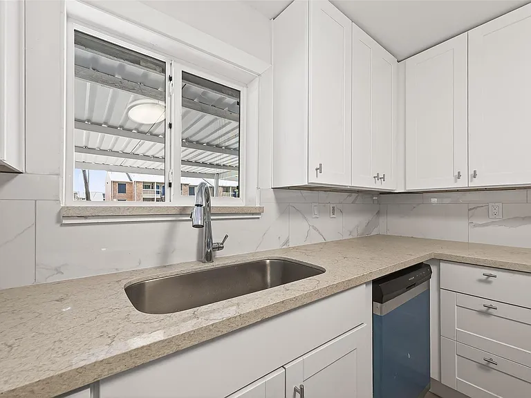 815 Brooks Ave — Photo 23