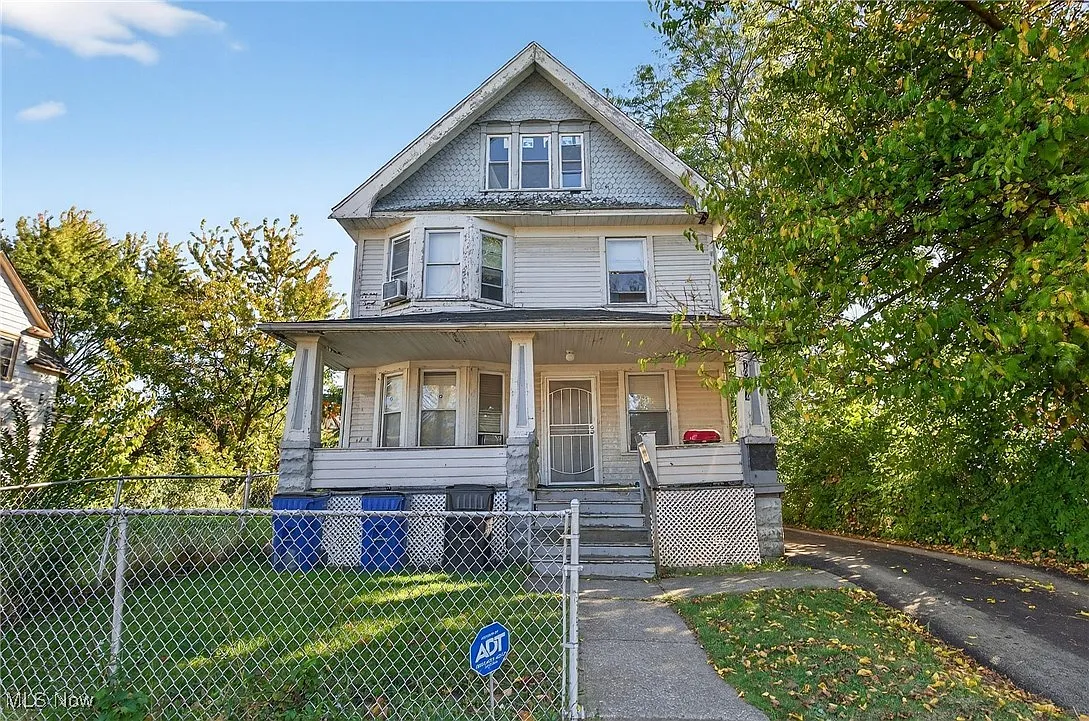 10714 Crestwood Ave photo 1
