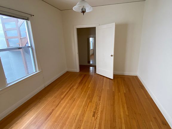 3rd image of 2715 Cabrillo St APT 204