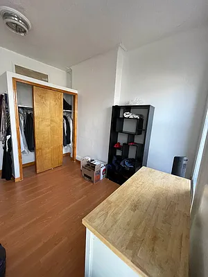 Rented by Momentum Real Estate LLC | media 5