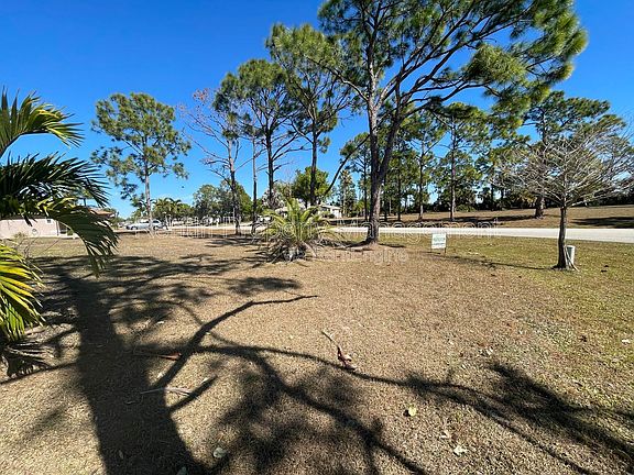 3rd image of 25486 Avillas Ct