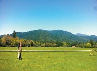 740 Robinson Corner Rd, Cave Junction, OR 97523