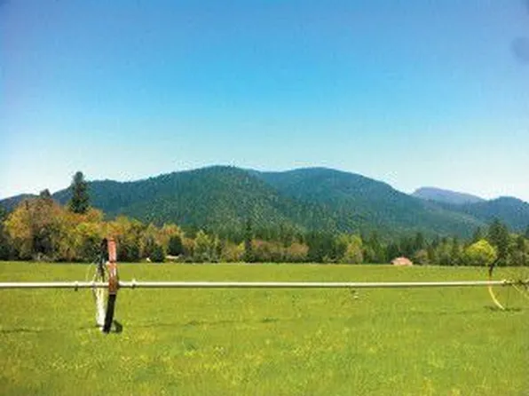 740 Robinson Corner Rd, Cave Junction, OR 97523