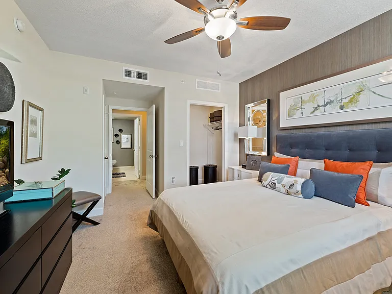 Residences at Lakehouse — Photo 10