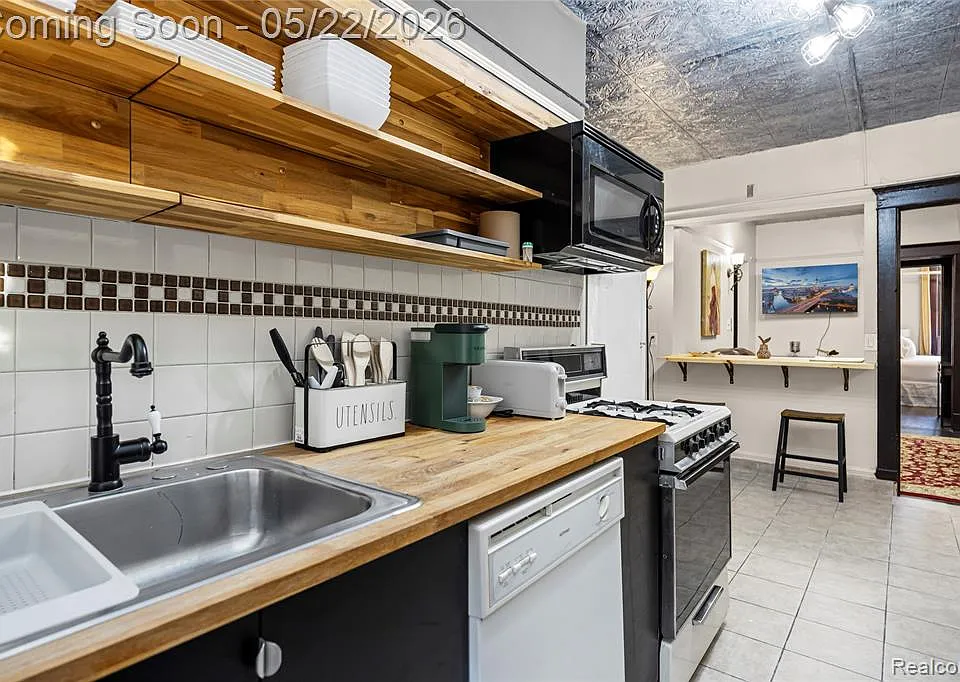 211 N Main St #2