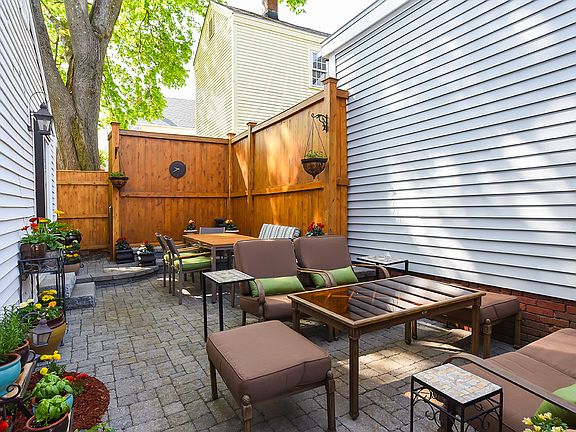 4th image of 18 McDonough St