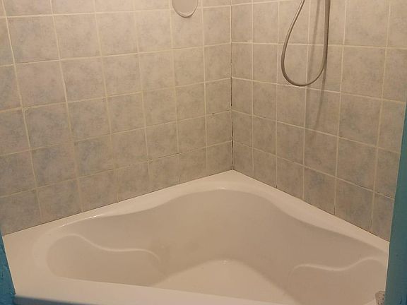 4th image of 4733 SW 46th Ter