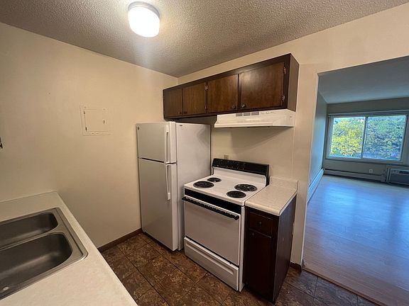 5th image of 1441 Marshall St NE APT 303