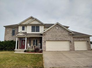 2042 Pinewood Dr, Columbus, IN 47203