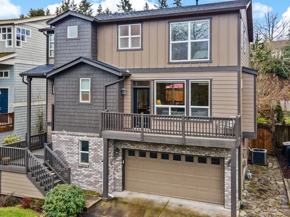 1050 W Lookout Ridge Dr, Camas, WA 98607