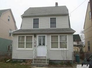 299 Wellington Rd, Mineola, NY 11501