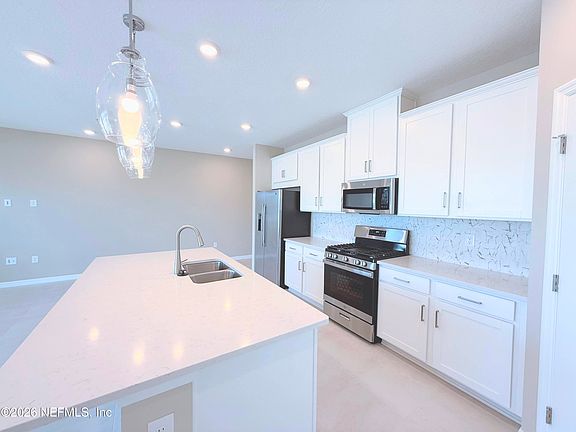5th image of 312 Cherry Elm Dr