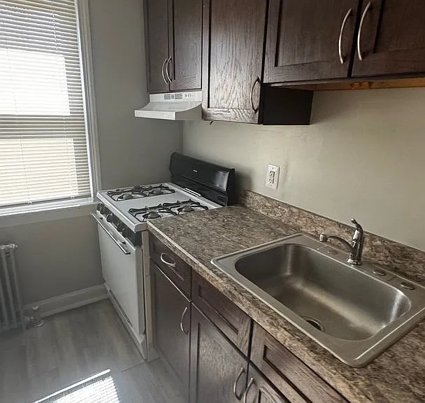 317 Anacostia Rd SE — Photo 2