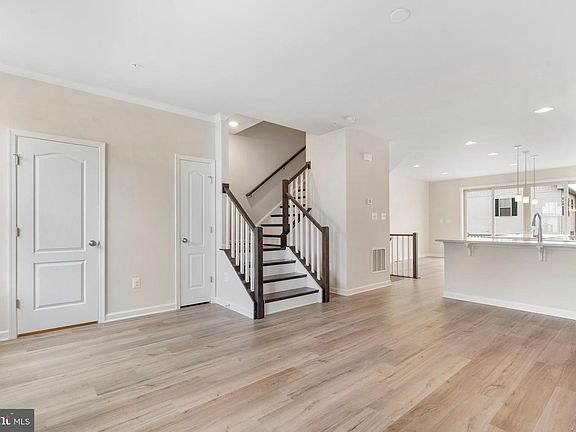 3rd image of 5872 Bella Marie Way