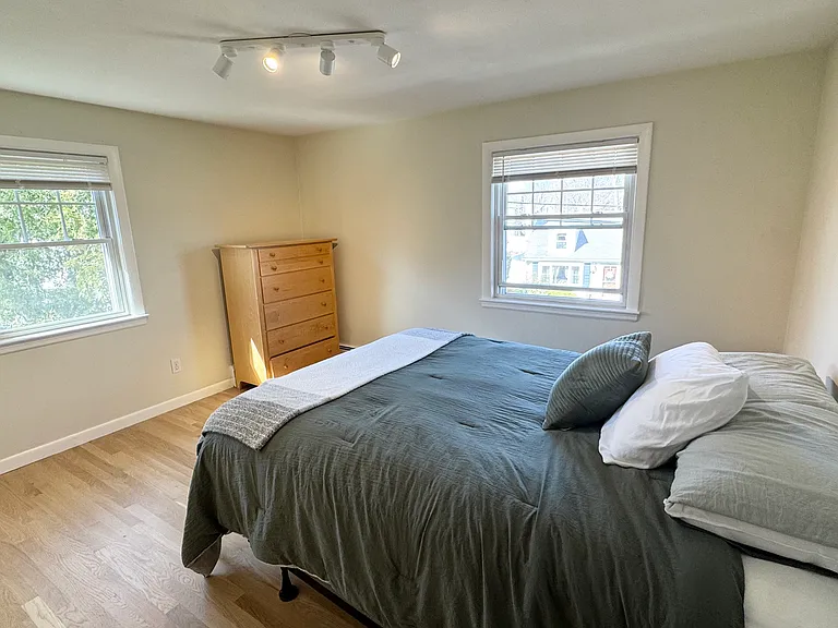 25 Mullin Ave #4 — Photo 9
