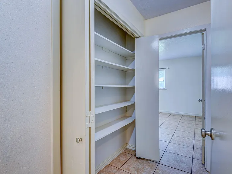 9742 Charmont Rd — Photo 20