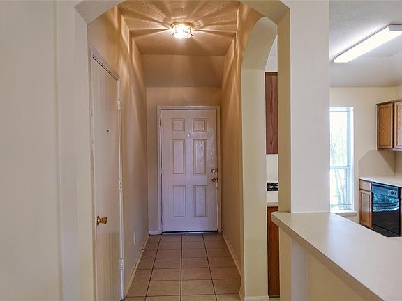 4th image of 930 Cavern Brook Ln