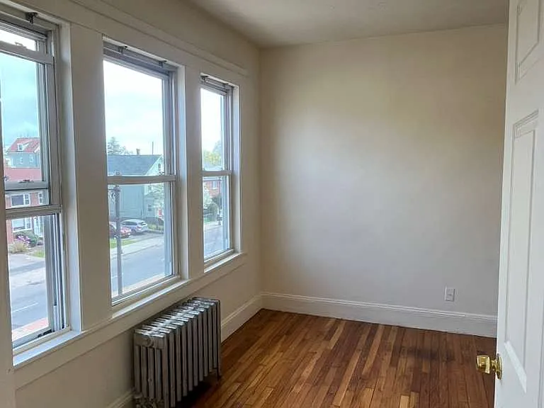 827 Hyde Park Ave — Photo 18