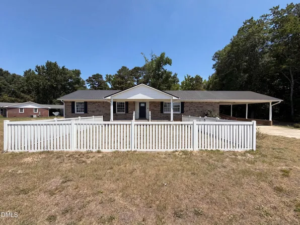 5416 Shipman Rd, Hope Mills, NC 28348