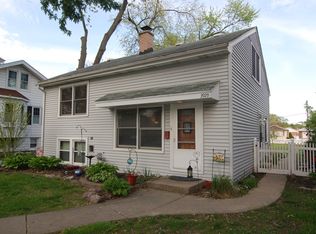 3929 Grove Ave, Brookfield, IL 60513