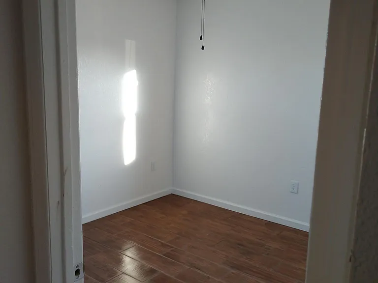 2090 Poplar St #4 — Photo 6
