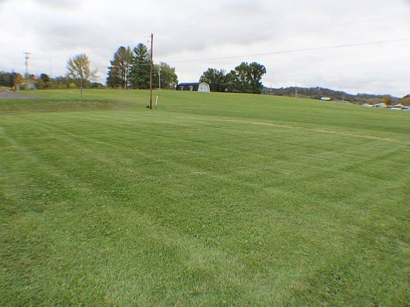 3rd image of 484 Kathy Dr