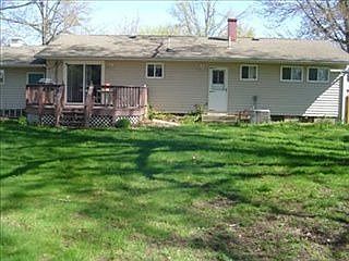 3rd image of 2832 Southlane Dr