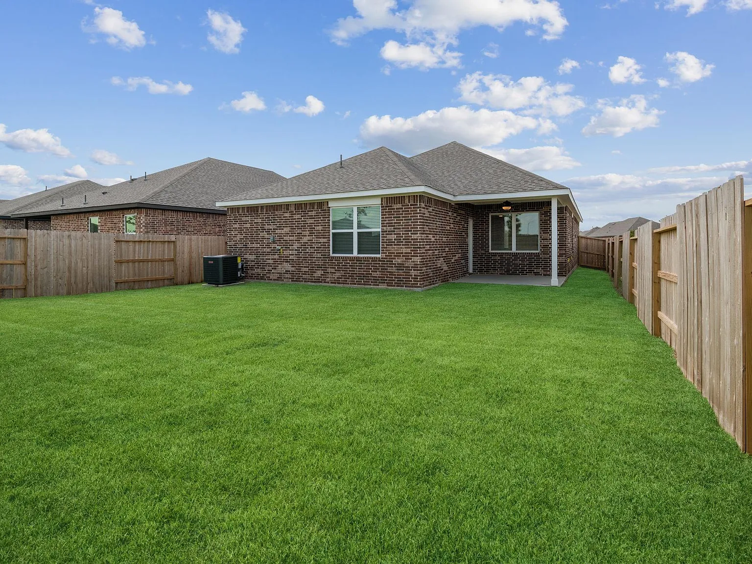 3 bed, 2.0 bath, 1620 sqft, $2,655 — Photo 2