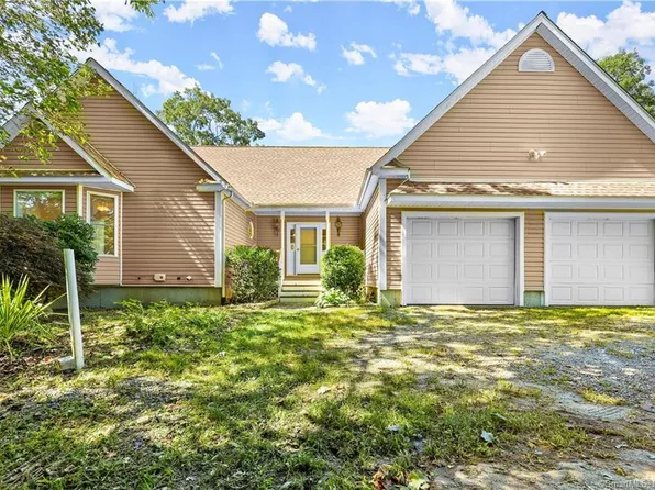 7 Evergreen Terrace, Seymour, CT 06483