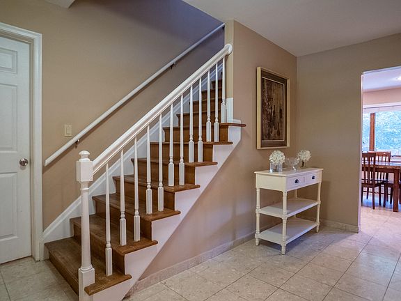 5th image of 4389 Westover Dr