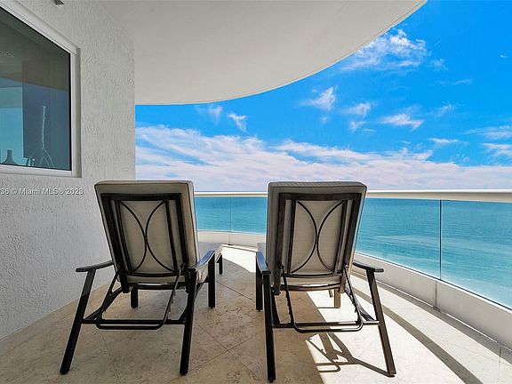 3rd image of 16051 Collins Ave APT 2302