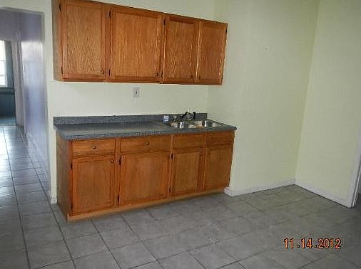 3rd image of 4913 W 28th Pl