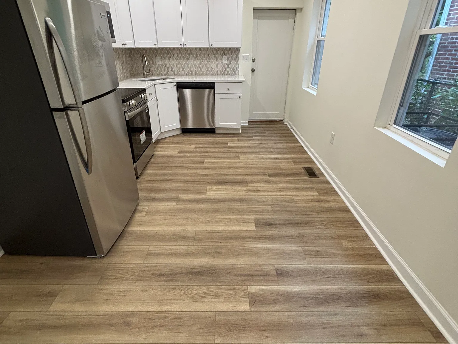 3 bed, 2.5 bath, 1225 sqft, $2,000 — Photo 2