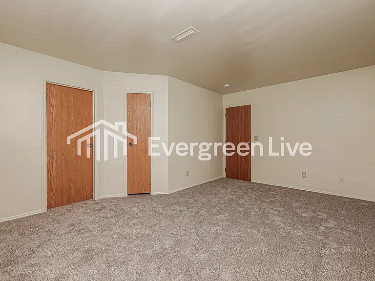 6453 Rolling Glen Dr — Photo 9