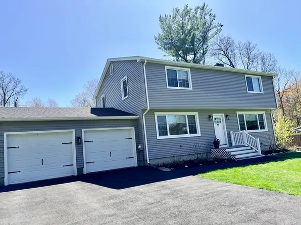 52 Stagecoach Rd, Amherst, MA 01002