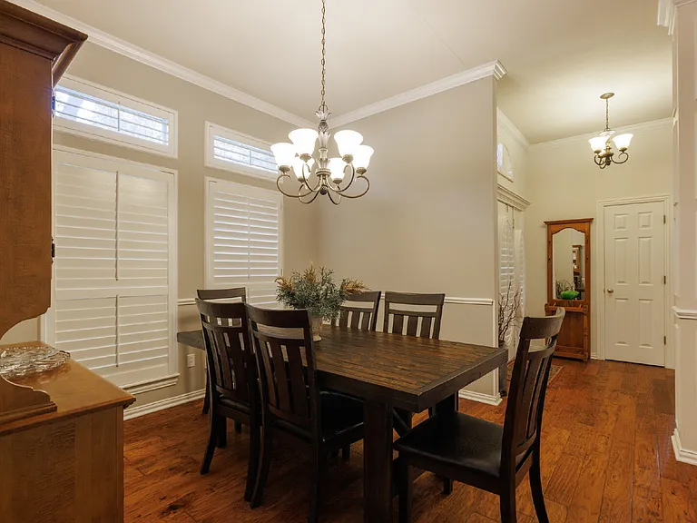 3726 Pensacola Dr — Photo 9