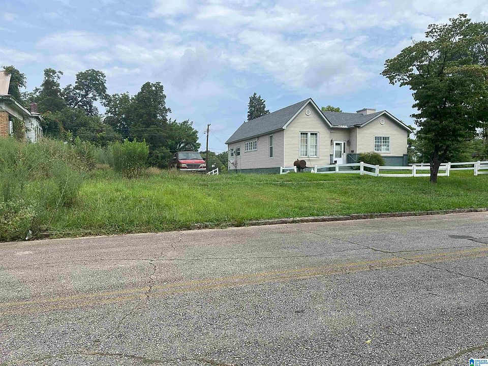 2nd image of 1528 Berkley Ave #2
