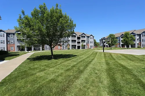 Parkway Commons Photo 1