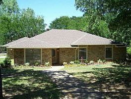 921 Lees Court