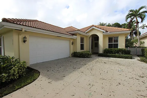 117 Hampton Cir Photo 1