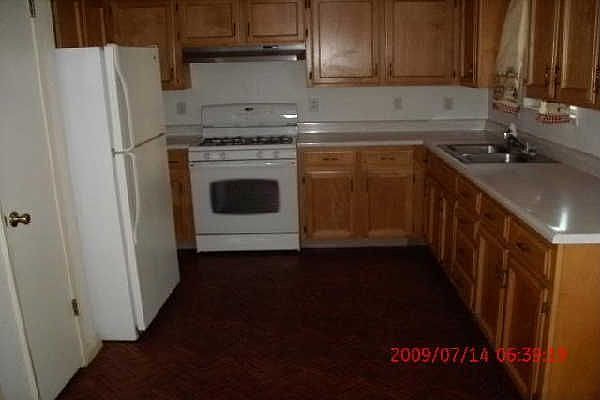 2nd image of 430 Oxford Ave