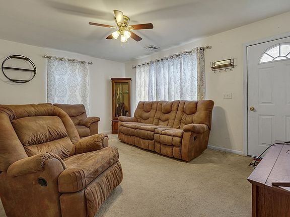 3rd image of 7141 Mason Dr